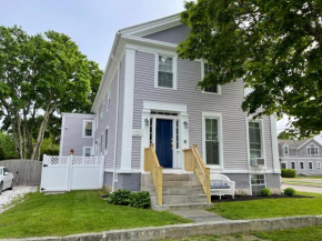 Sunny, Historic 3 BR Townhouse in Downtown Mystic